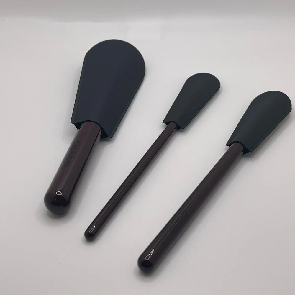 CHANEL - Les Pinceaux Rouge Noir Brush Collection